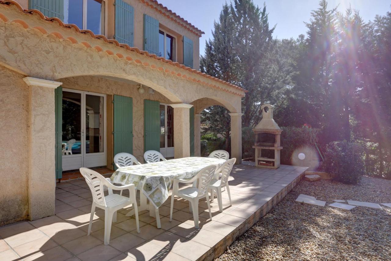 Villa 8 Pers, Climatisee, Piscine Chauffee, Un Havre De Paix Sous Les Pins Parasols Roquebrune-sur Argens Εξωτερικό φωτογραφία