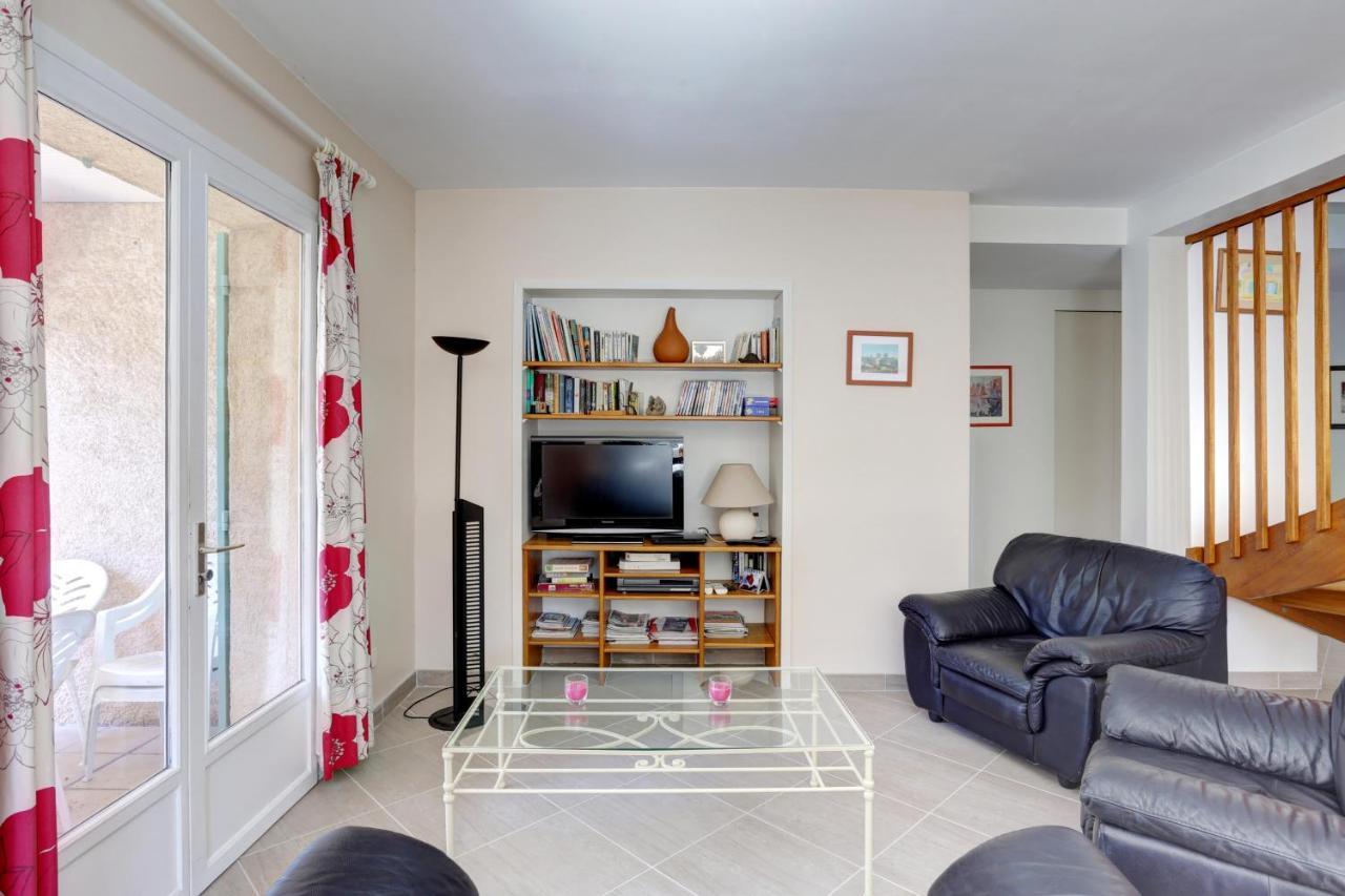 Villa 8 Pers, Climatisee, Piscine Chauffee, Un Havre De Paix Sous Les Pins Parasols Roquebrune-sur Argens Εξωτερικό φωτογραφία