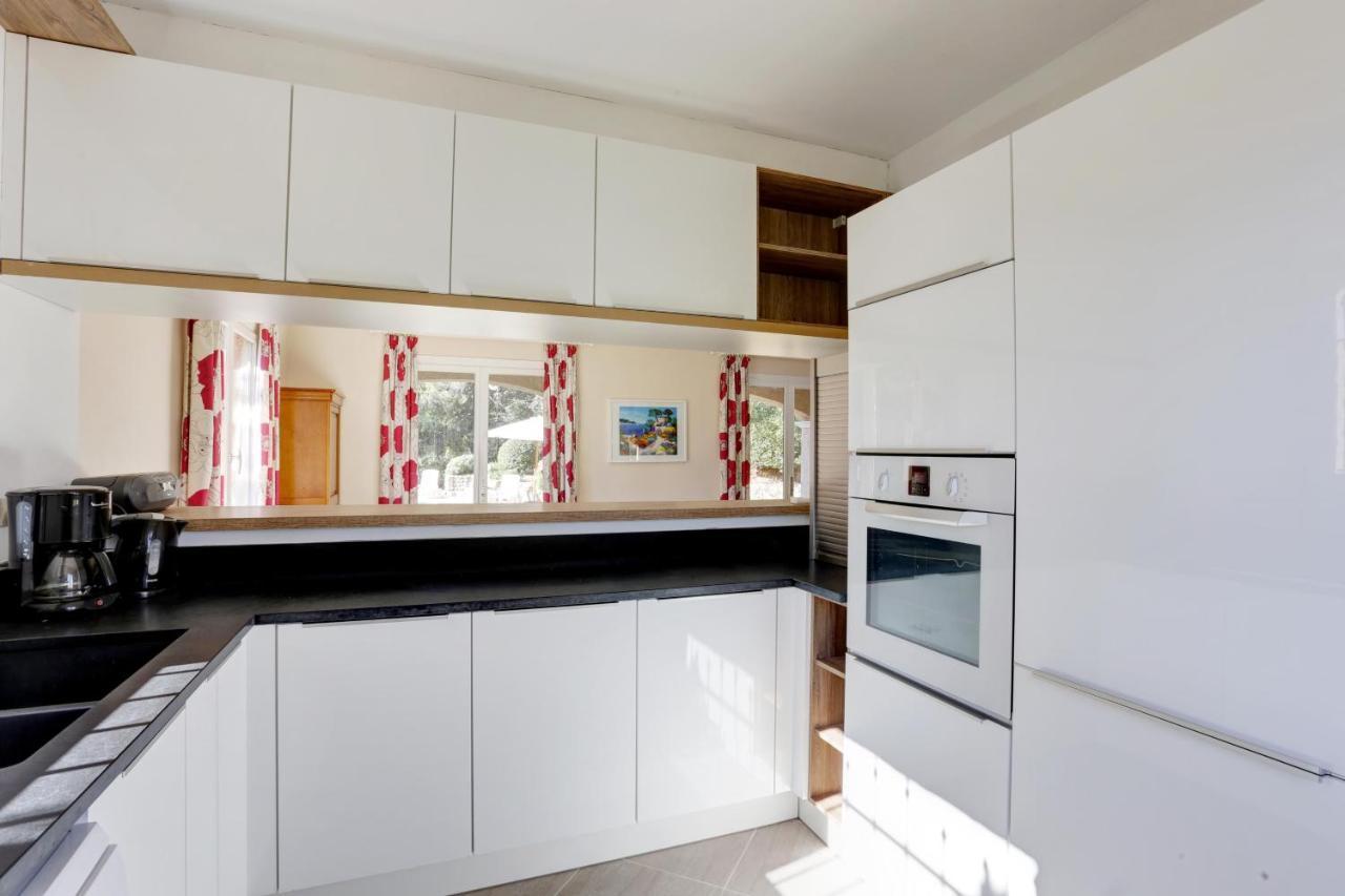 Villa 8 Pers, Climatisee, Piscine Chauffee, Un Havre De Paix Sous Les Pins Parasols Roquebrune-sur Argens Εξωτερικό φωτογραφία